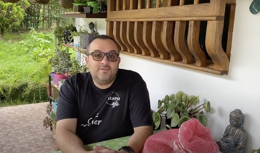Trillar Café con neumático de bicicleta